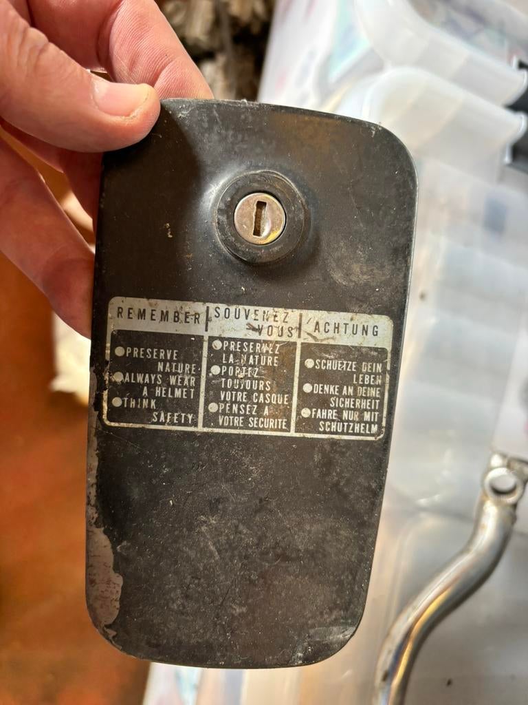 Couvercle réservoir Honda CB750 F1-.., Motos, Enlèvement ou Envoi, Utilisé