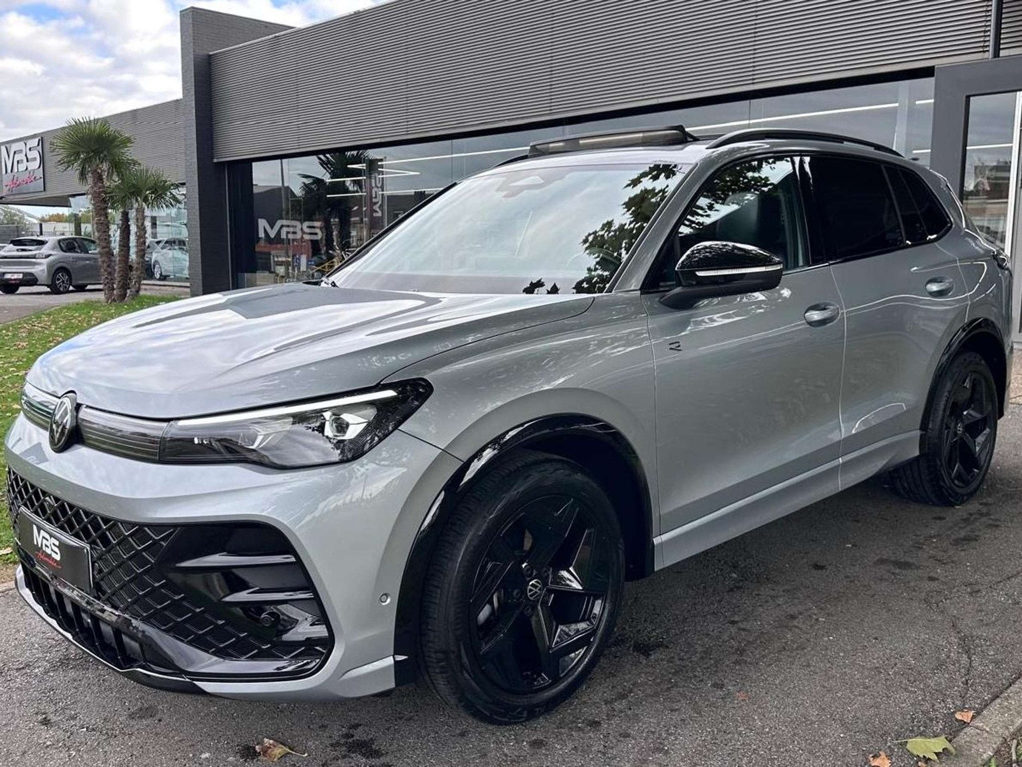 Volkswagen Tiguan *1.5* TSI* R-LINE* CAMERA 360* LED* GARANT, Autos, Argent ou Gris, Achat, Entreprise, Noir