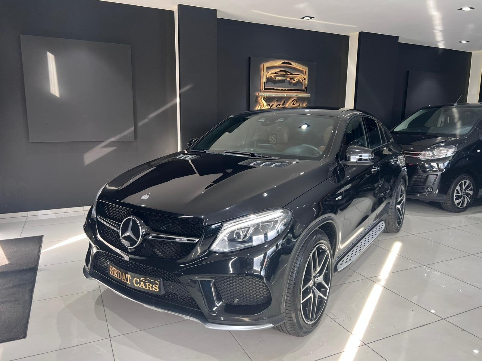 MERCEDES AMG GLE 43 COUPÉ 3.0 450 AMG 4MATIC 9G-TRONIC, 2240 kg, Gebruikt, GLE, Leder