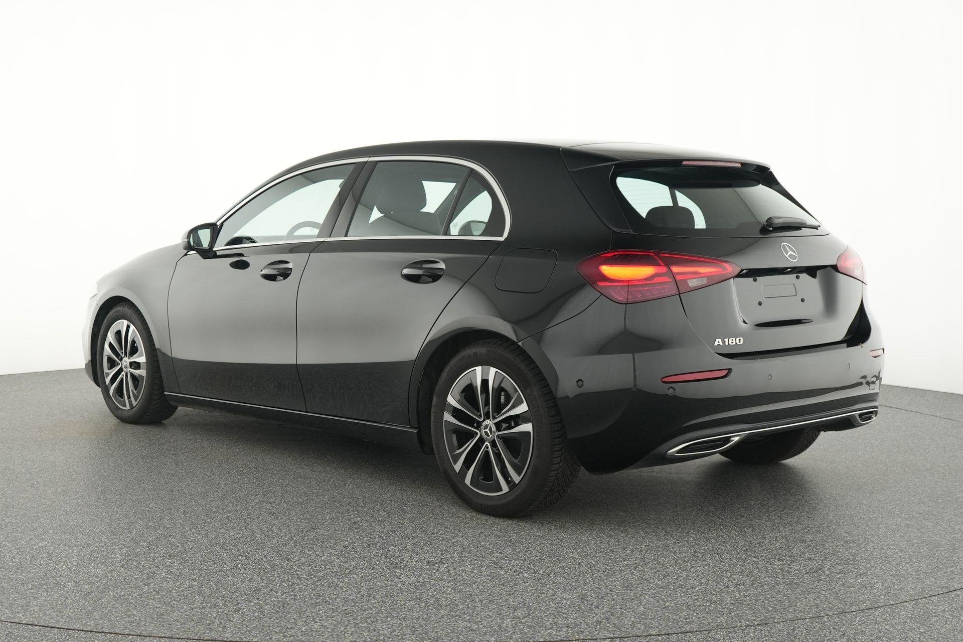 Mercedes-Benz A-Klasse 180 Hatchback Business Line, Autos, Achat, 1440 kg, Euro 6, Entreprise