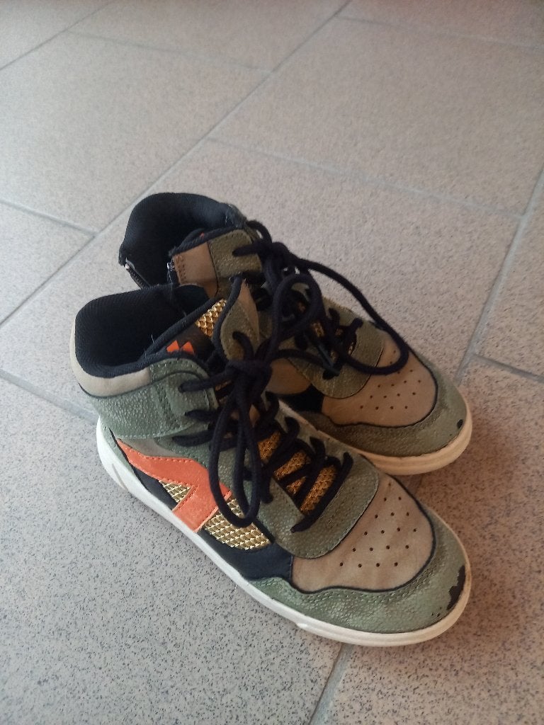 Schoenen, Enlèvement