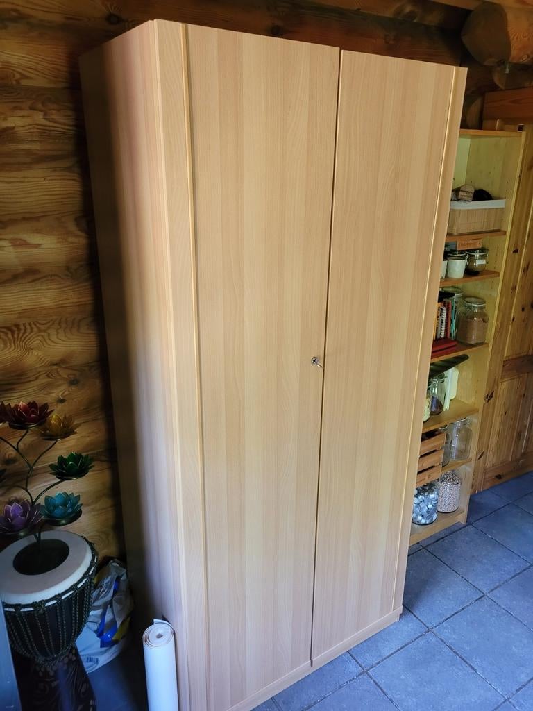 GRATIS kledingkast hang + leg, Huis en Inrichting, Kasten | Kleerkasten, Ophalen