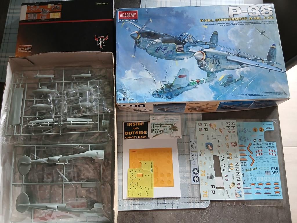 Academy P38J + extra's, Ophalen of Verzenden