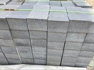 Klinkers in grijze graniet, Ophalen, Klinkers
