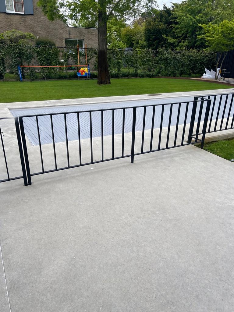 Stalen zwart gelakte hekkens, Ophalen, Gebruikt, Aluminium