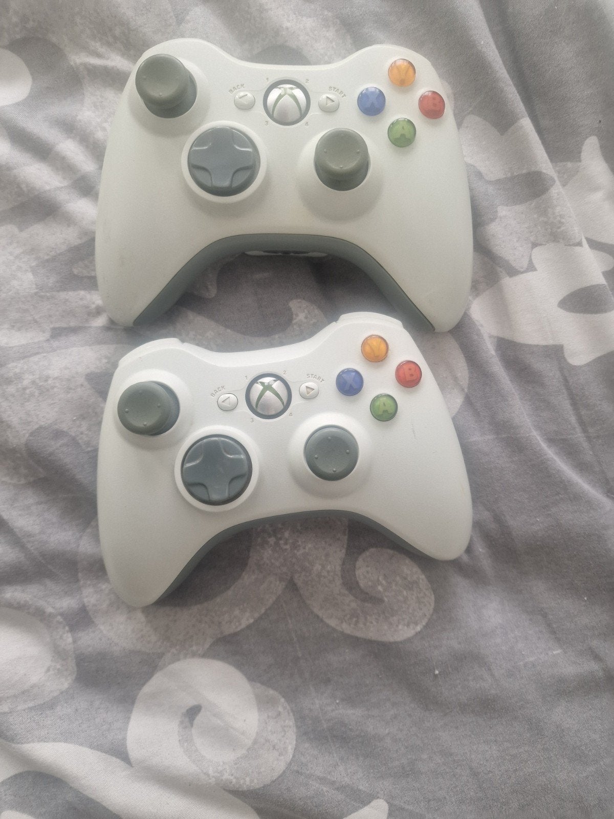 Lot de 2 Manettes Sans Fil Xbox 360 – Blanches, Enlèvement ou Envoi, Xbox 360, Sans fil