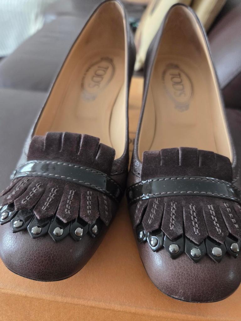 Escarpins Tod's en cuir brun & vernis marron/cuir - 37.5, Escarpins, Comme neuf, Brun, Enlèvement