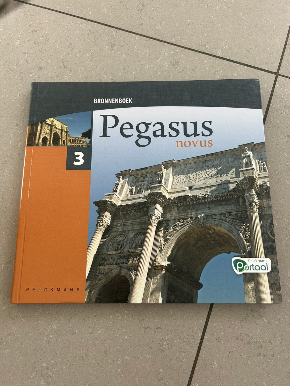 Pegasus novus 3 Bronnenboek Latijn - ISBN 9789464010831⁠, Livres, Livres scolaires, Enlèvement, Comme neuf, Latin