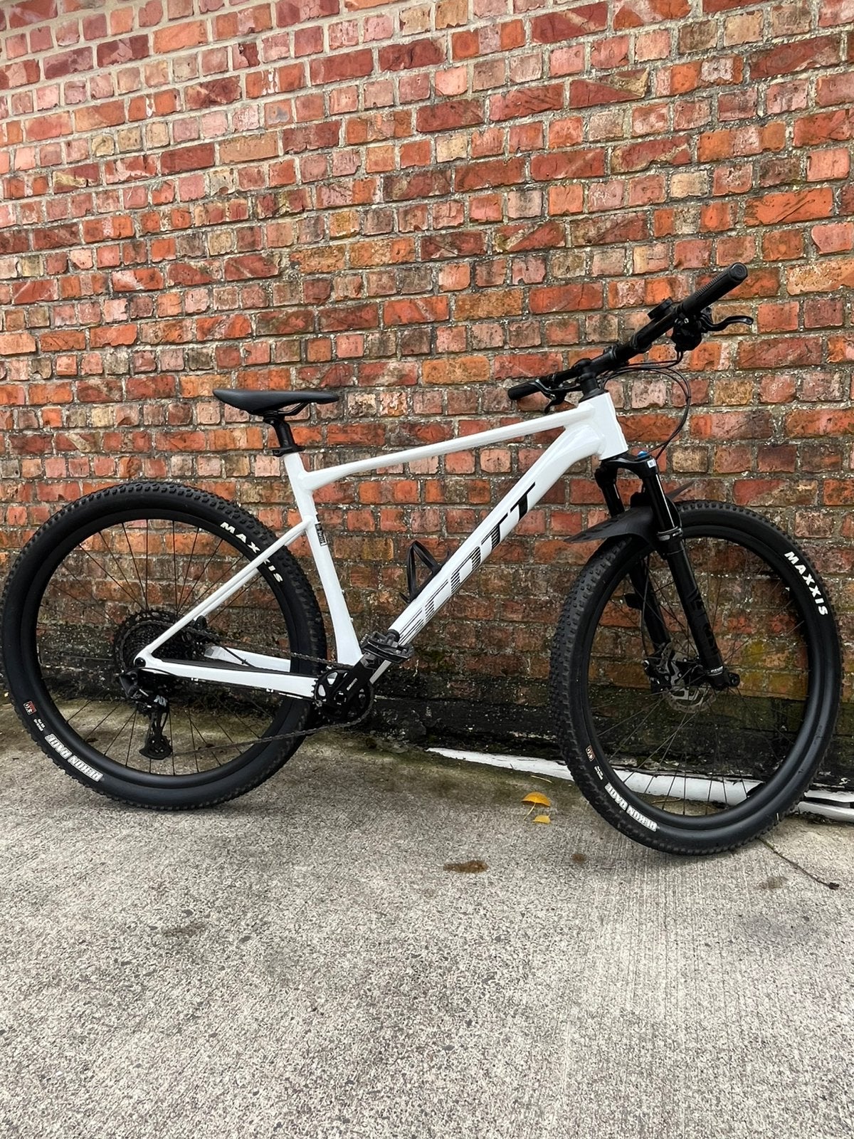 Scott scale ( fox 32 suspensie), Fietsen en Brommers, Ophalen, Zo goed als nieuw