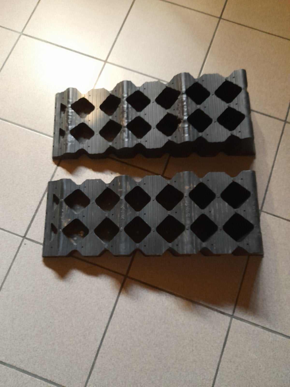 Set van 2 zwarte oprijblokken MGI met 3 niveaus., Caravans en Kamperen, Ophalen, Gebruikt