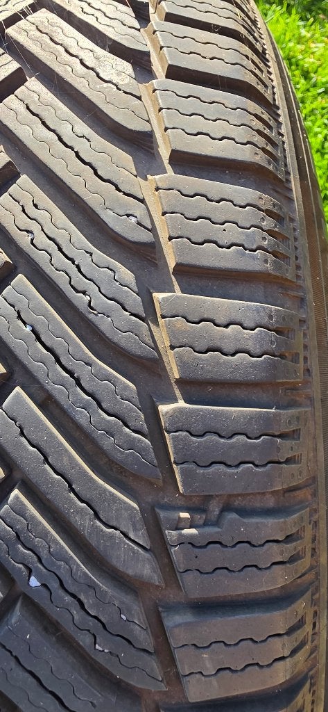 Lot de 4 pneus hiver Michelin - 205/60 R16 96H, Autos : Pièces & Accessoires, Pneus hiver, 16 pouces, Véhicule de tourisme, 205 mm