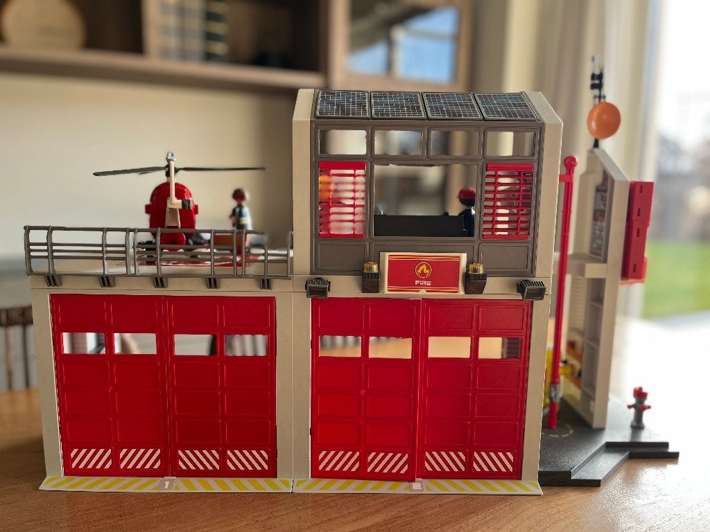 Playmobil brandweerkazerne met brandweerwagen en helicopters, Bâtiment, Comme neuf, City life, Kit complet