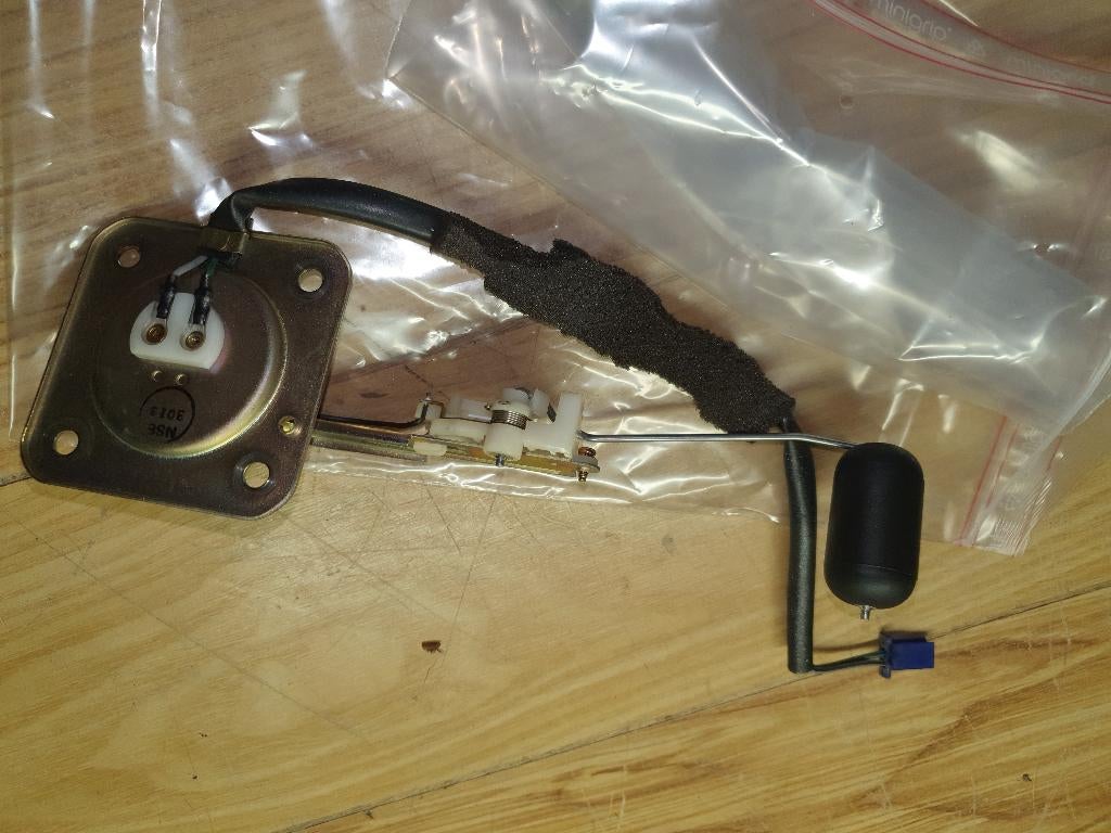 vfr 800 vlotter van benzinetank, Motoren, Ophalen of Verzenden, Gebruikt