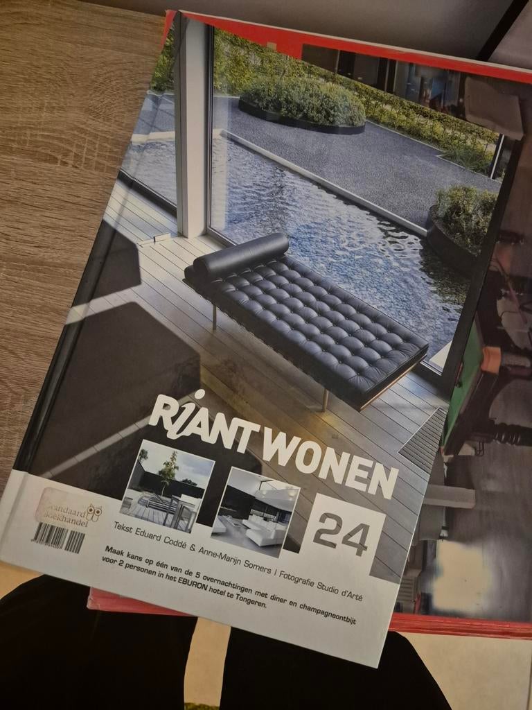 Riant wonen, Enlèvement
