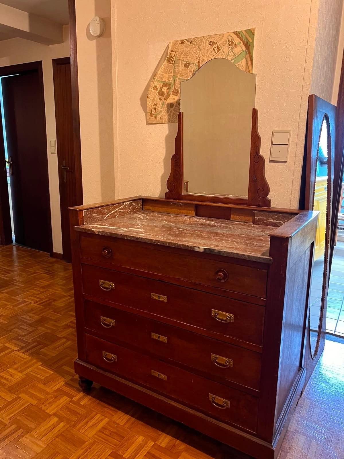 Commode de chambre ancienne, Maison & Meubles, Armoires | Commodes, Enlèvement