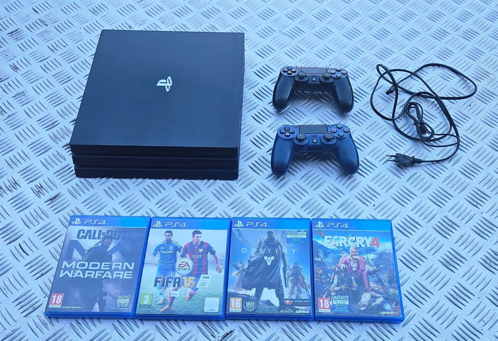 PlayStation Pro 1TB Met 2 Controllers, Consoles de jeu & Jeux vidéo, Enlèvement ou Envoi, Comme neuf, 1 TB, Pro