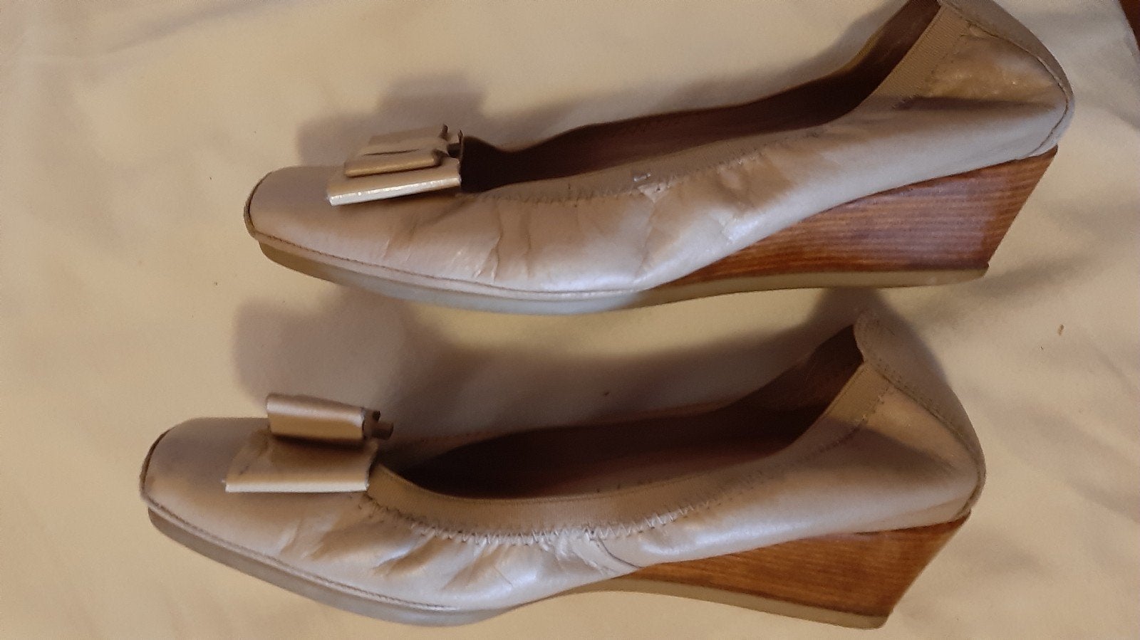 Prachtige beige soepele leder Hispanitas 37 als nieuw, Kleding | Dames, Pumps, Beige, Hispanitas, Ophalen of Verzenden