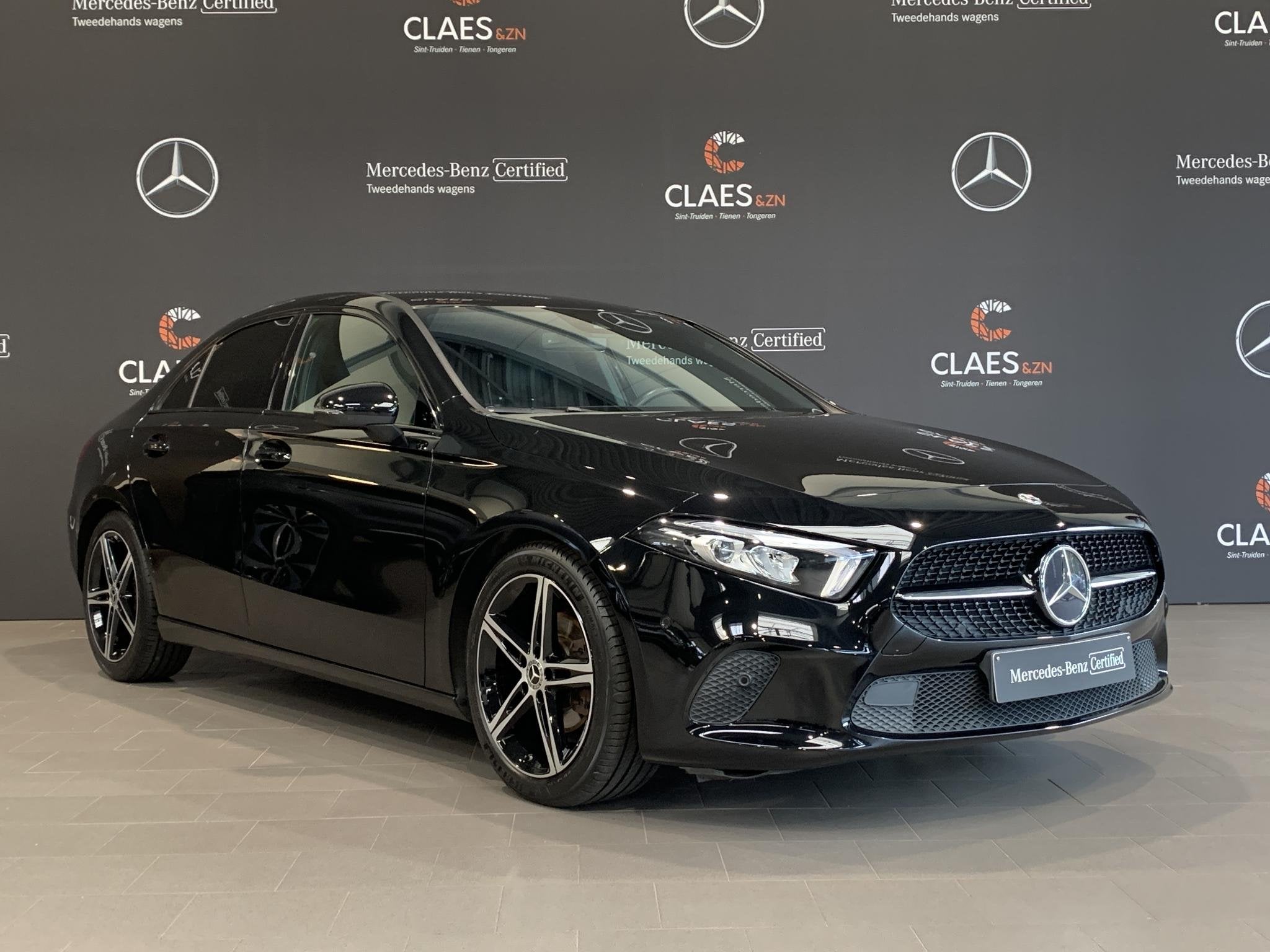 Mercedes-Benz A-Klasse Limousine 180 Luxury Line - DOS 8953, Gebruikt, 4 cilinders, 136 pk, Zwart