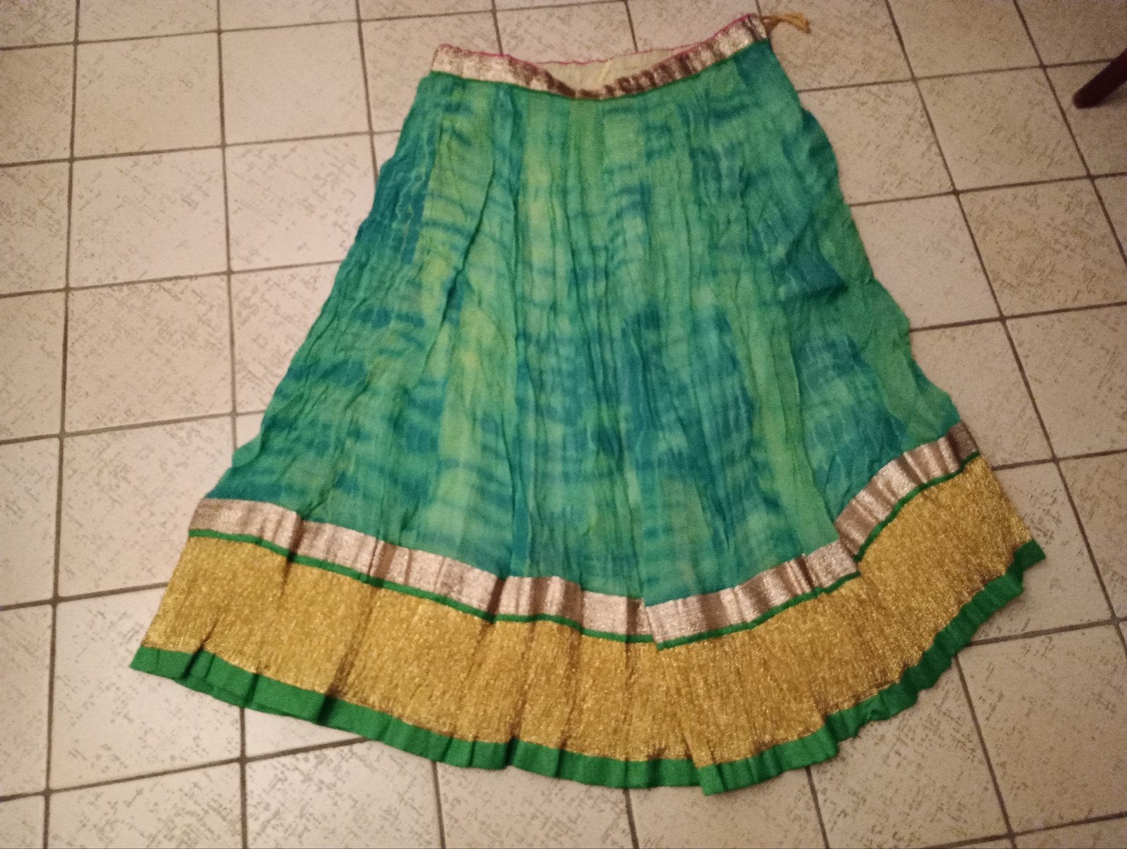Lange rok Bollywood zeer mooie, Zo goed als nieuw, Ophalen, Maat 38/40 (M), Onder de knie