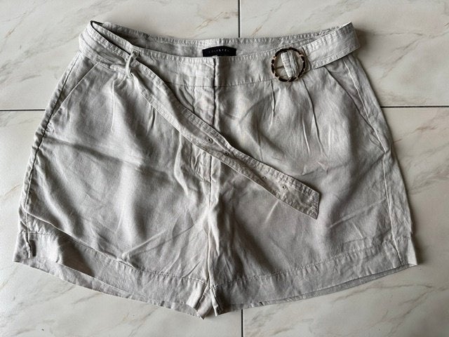 Short LolaLiza maat 46 (nr7620), Kort, Lola & Liza, Beige, Maat 46/48 (XL) of groter