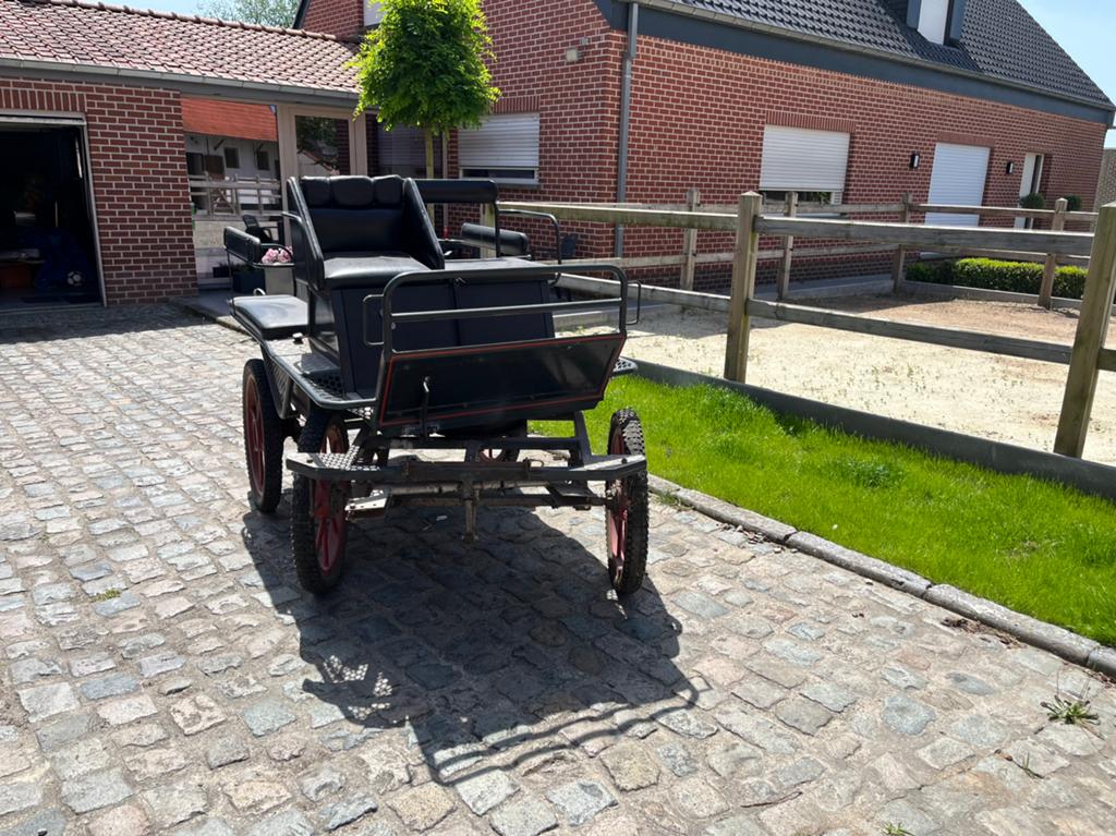 Koets, Dieren en Toebehoren
