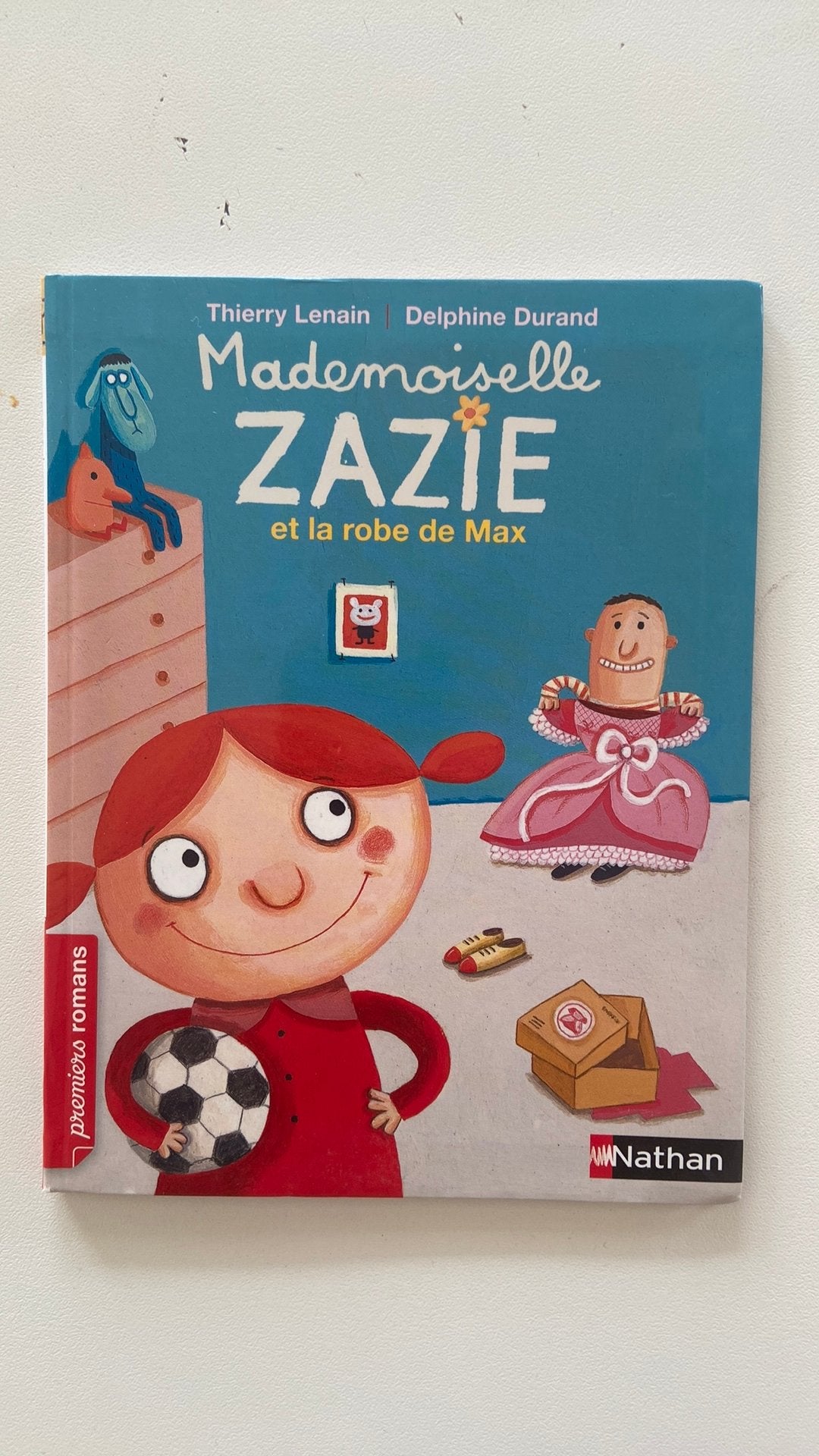 Mademoiselle Zazie et la robe de Max, Enlèvement, Comme neuf