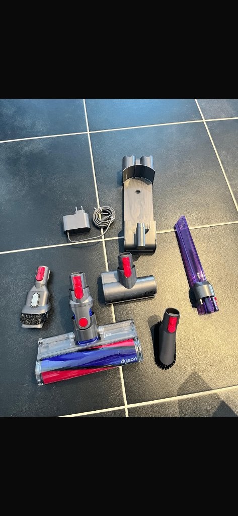 Accessoires dyson v8 absolute+, Elektronische apparatuur, Stofzuigers, Ophalen, Nieuw, Steelstofzuiger, Dyson