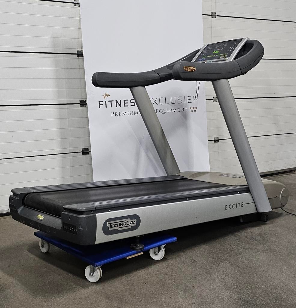Technogym Run Excite Classic 700 LED loopband – treadmill, Sport en Fitness, Fitnessmaterialen, Ophalen, Gebruikt, Benen, Overige typen