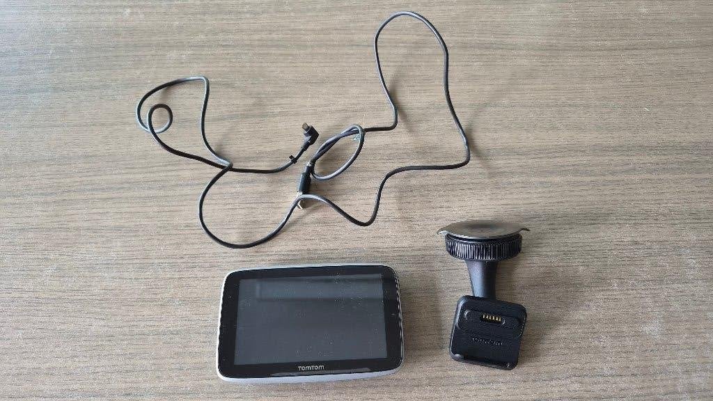 TomTom Go Premium met ingebouwde sim en life trafic, Enlèvement ou Envoi, Utilisé