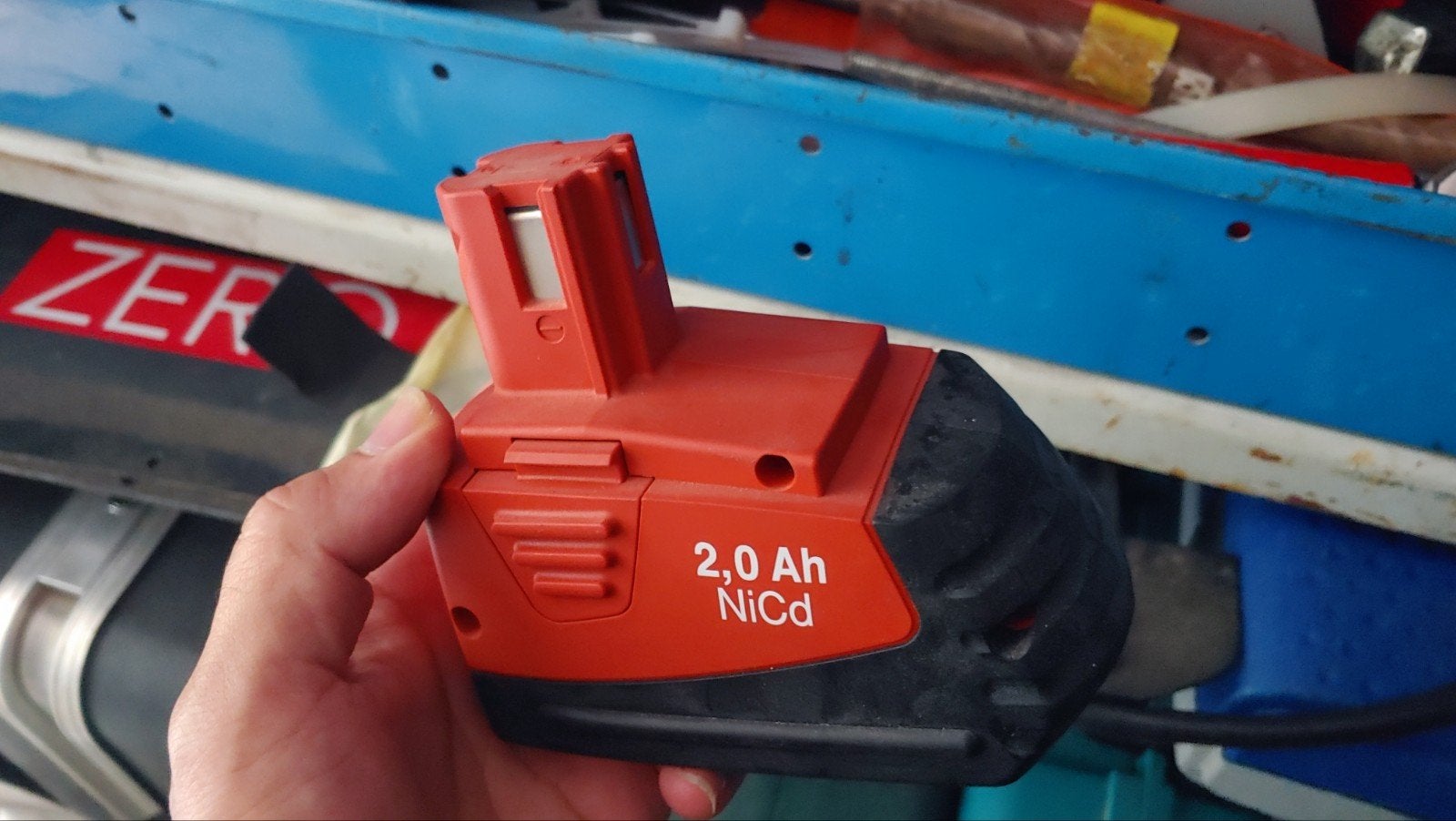 Batteries Hilti et Bosh pour divers appareils tournants