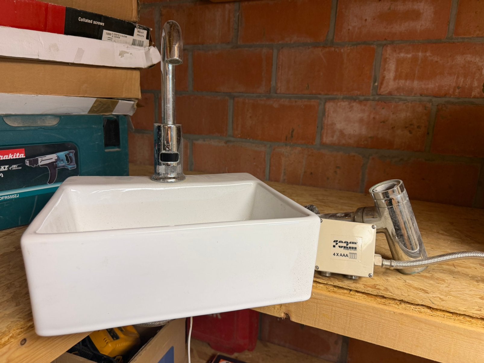 Automatische kraan met Handwasser, Bricolage & Construction, Sanitaire, Enlèvement, Utilisé, Robinet