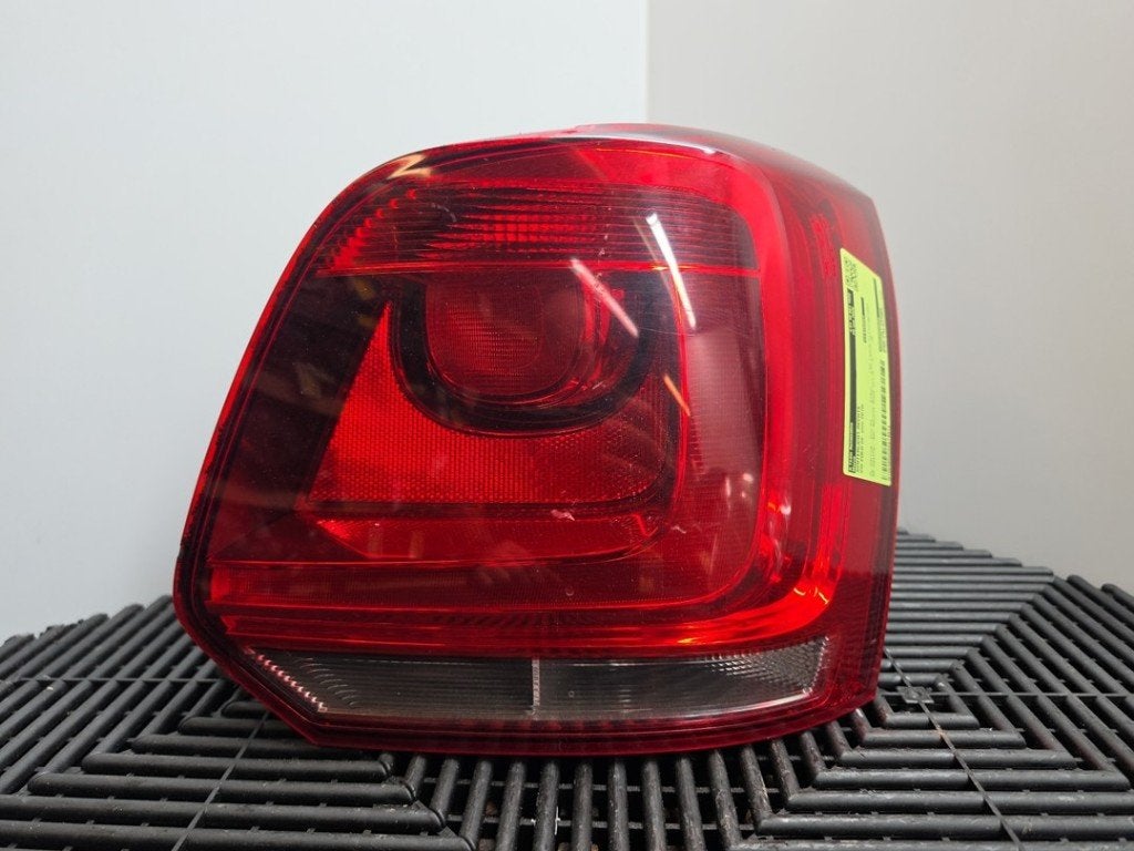 ACHTERLICHT RECHTS Volkswagen Polo V (6R) (|6R0945096AH|), Gebruikt, Volkswagen, Volkswagen AG, Kundenbetreuung@volkswagen.de