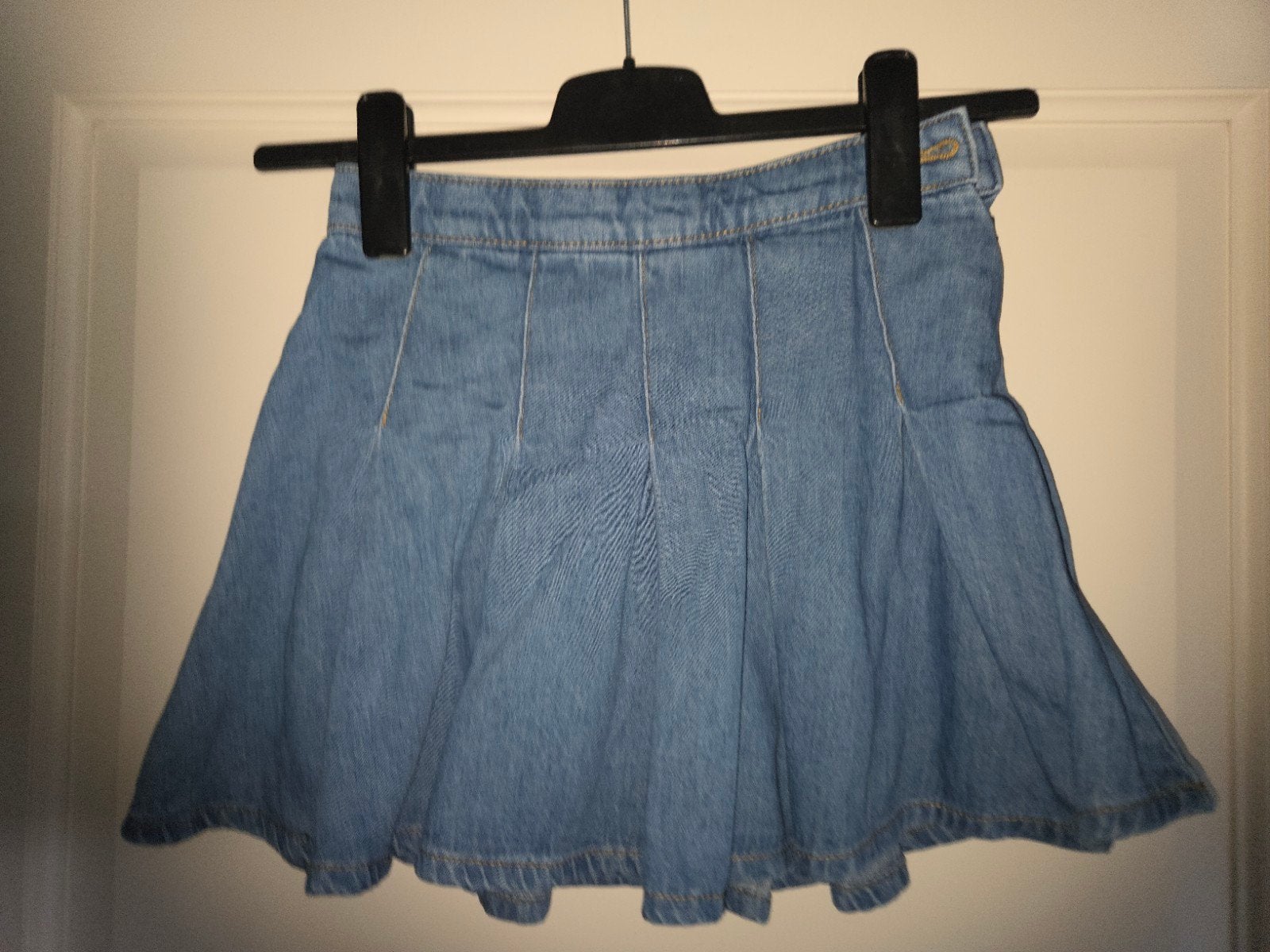 jupe en jean okaidi 140, Enfants & Bébés, Vêtements enfant | Taille 140, Enlèvement, Okaïdi, Fille, Robe ou Jupe