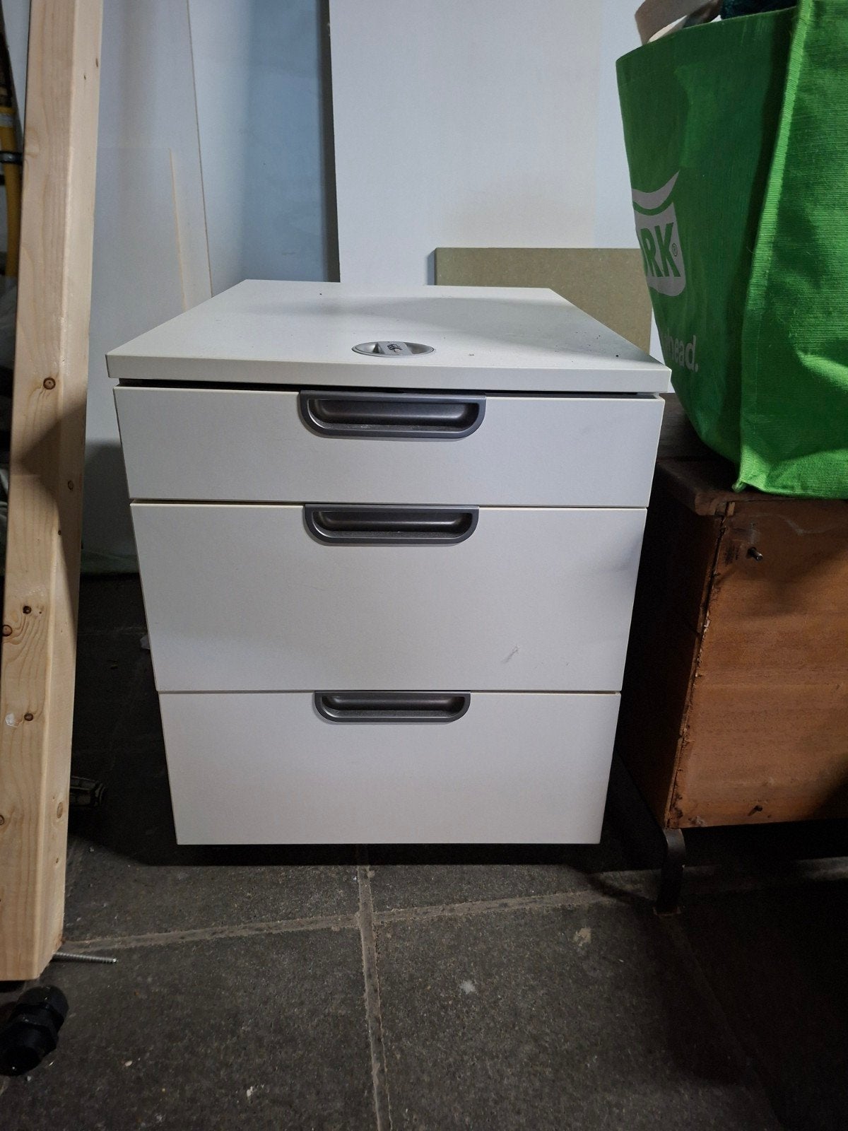 IKEA Gallant ladeblok op wielen, Enlèvement