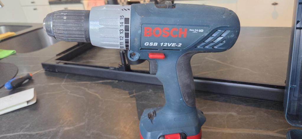 Bosch Professional GSB 12V met 2 batterijen, Doe-het-zelf en Bouw, Gereedschap | Boormachines, Ophalen, Boormachine