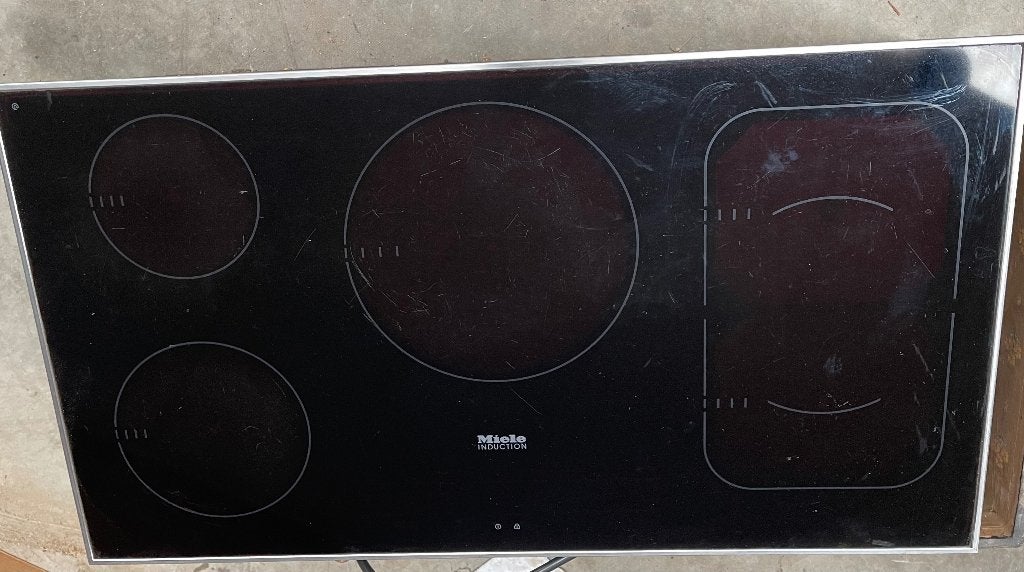 Miele inductiekookplaat, Electroménager, 4 zones de cuisson, Encastré, Enlèvement, Utilisé