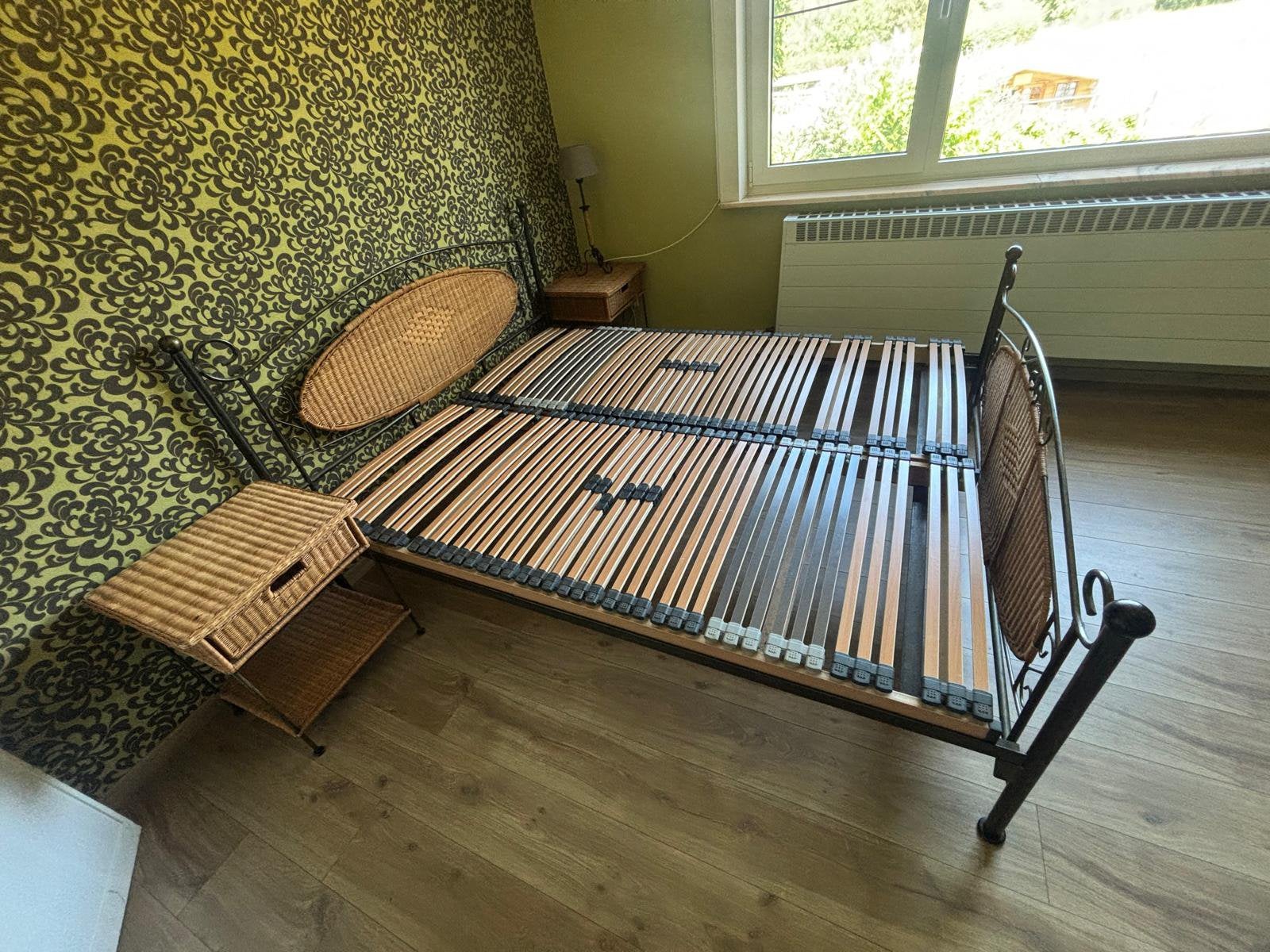 Bed 160x200, Ophalen, Gebruikt, Bruin, Tweepersoons