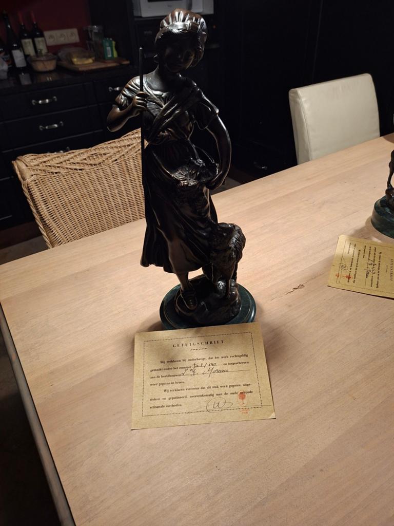 J F Moreau  bronzen beeld, Enlèvement