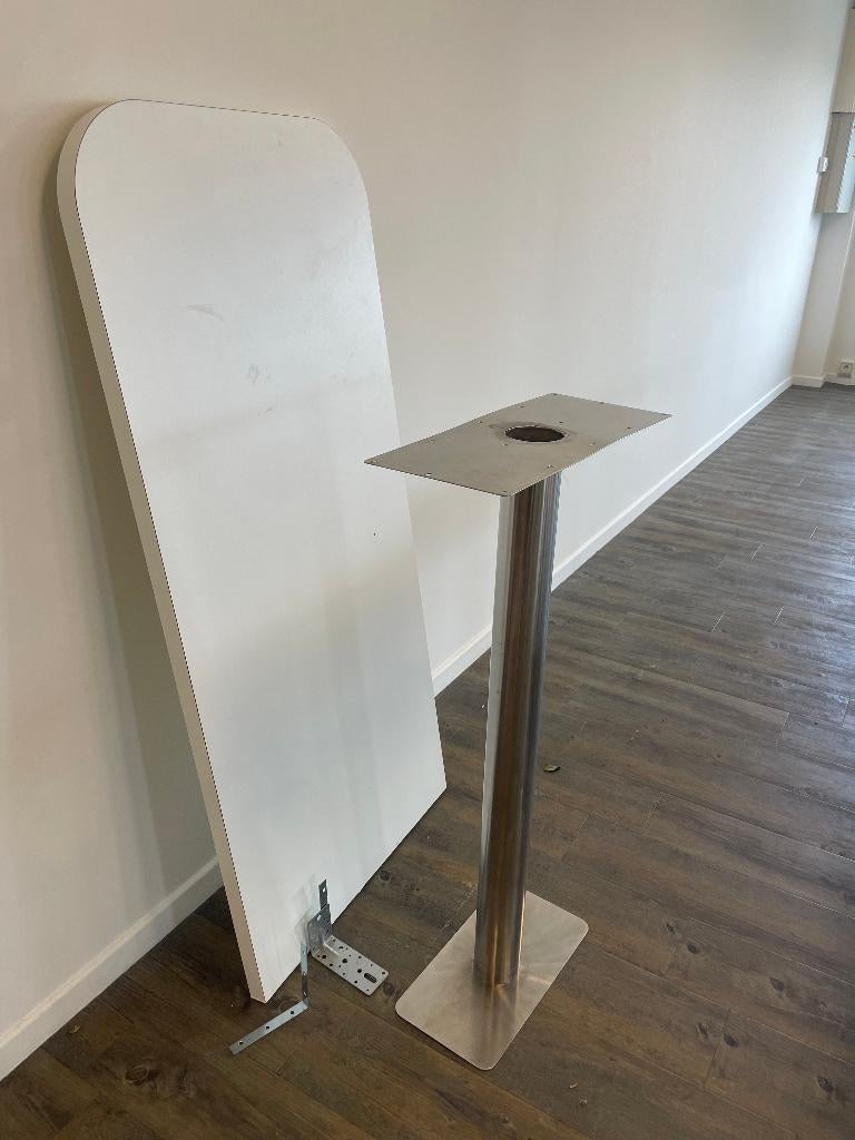 Wandtafel (70B x 150L x 110H), 100 à 150 cm, Rond, Enlèvement, Utilisé