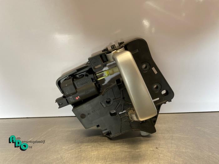 Poignée portière 2portes gauche d'un Peugeot 1007 (1007 05, -, 3 mois de garantie, Utilisé, -