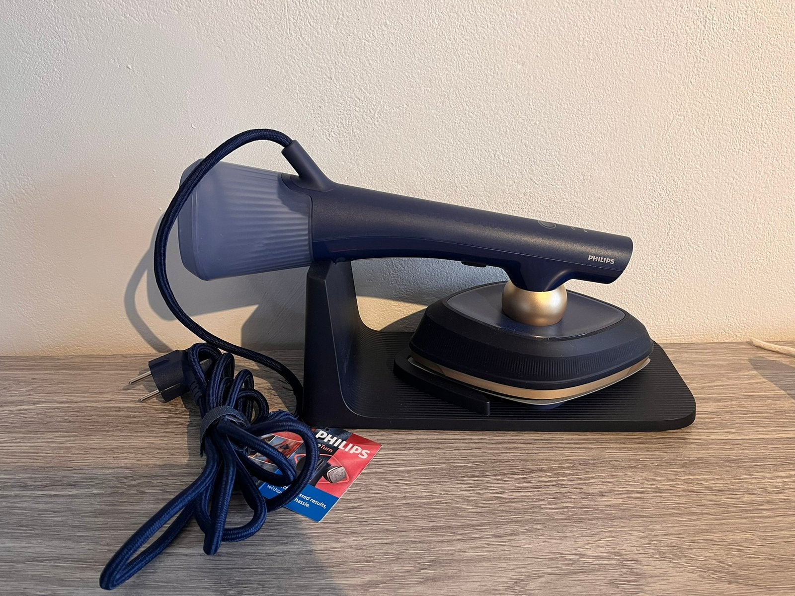 PHILIPS ONETURN GC215/20 - STRIJKIJZER, Elektronische apparatuur, Ophalen, Zo goed als nieuw