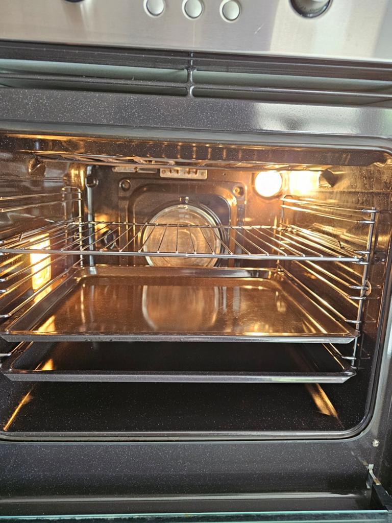 AEG oven B4100M. Nieuwstaat. Met 2 platen en rooster, Ophalen, Oven, Zo goed als nieuw, Inbouw