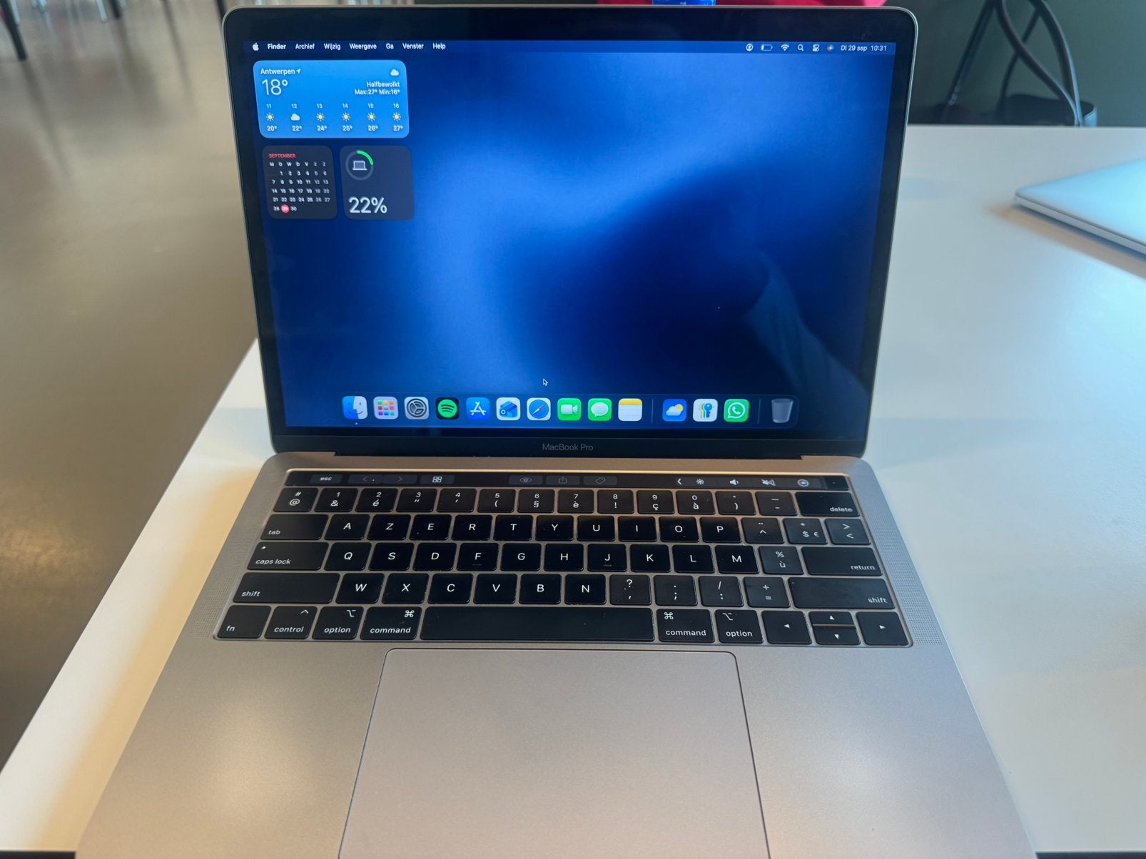 Apple MacBook Pro 2019, 256 GB, 13 pouces, Comme neuf, Azerty
