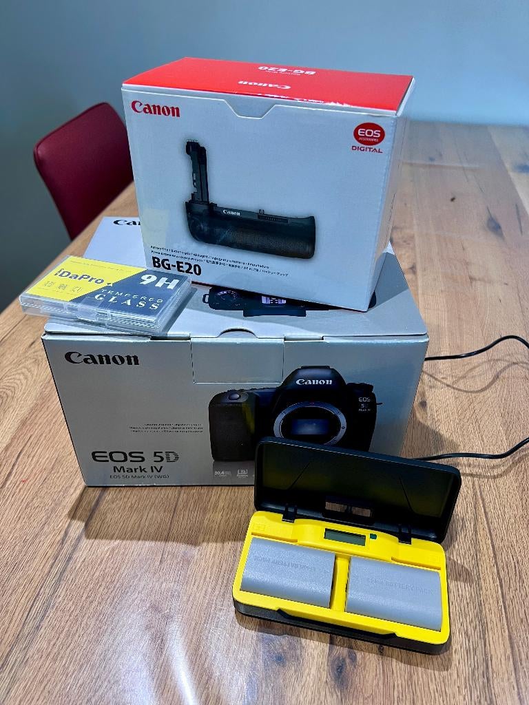 CANON 5DMKIV + BG-E20 + 9H Glass + 2 batt + Charger (NOS), Audio, Tv en Foto, Fotocamera's Digitaal, Spiegelreflex, Canon, Nieuw