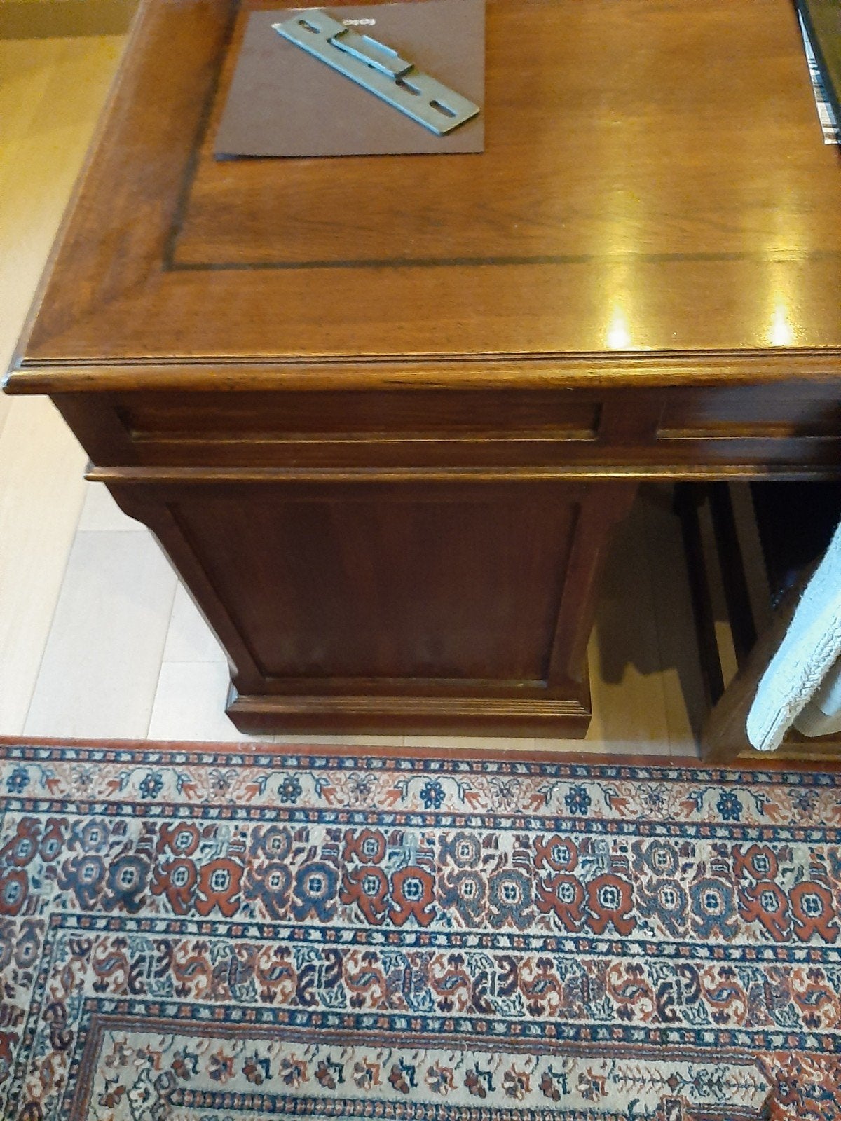 Massief eiken bureau., Ophalen