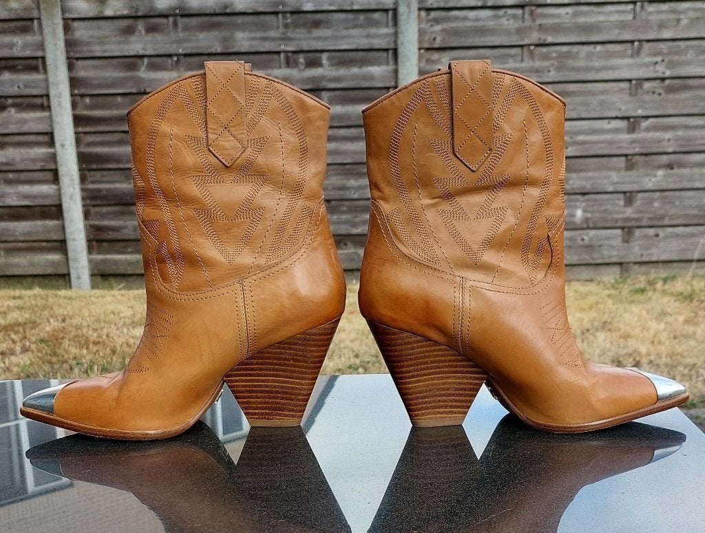 Lola Cruz Western Boots enkellaarsjes cognac maat 36/36.5, Bruin, Lage of Enkellaarzen, Ophalen of Verzenden, Gedragen