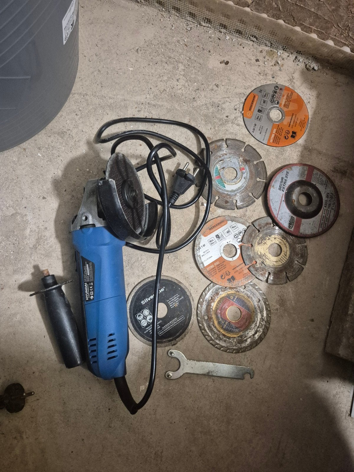 HYUNDAI Angle grinder, Enlèvement ou Envoi, Comme neuf, 700 à 1000 watts, Meuleuse d'angle