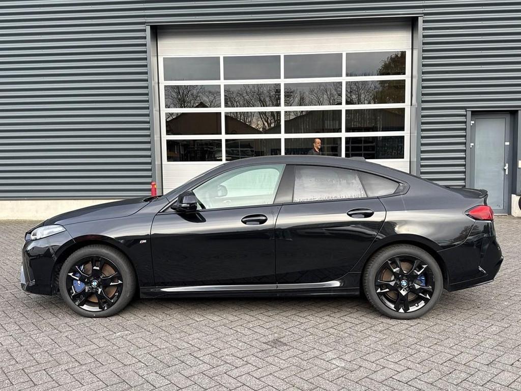 BMW 2 Serie M235 xDrive M Sport, 360 camera, Harman Kardon, Cuir, Entretenue par le concessionnaire, Automatique, 1998 cm³