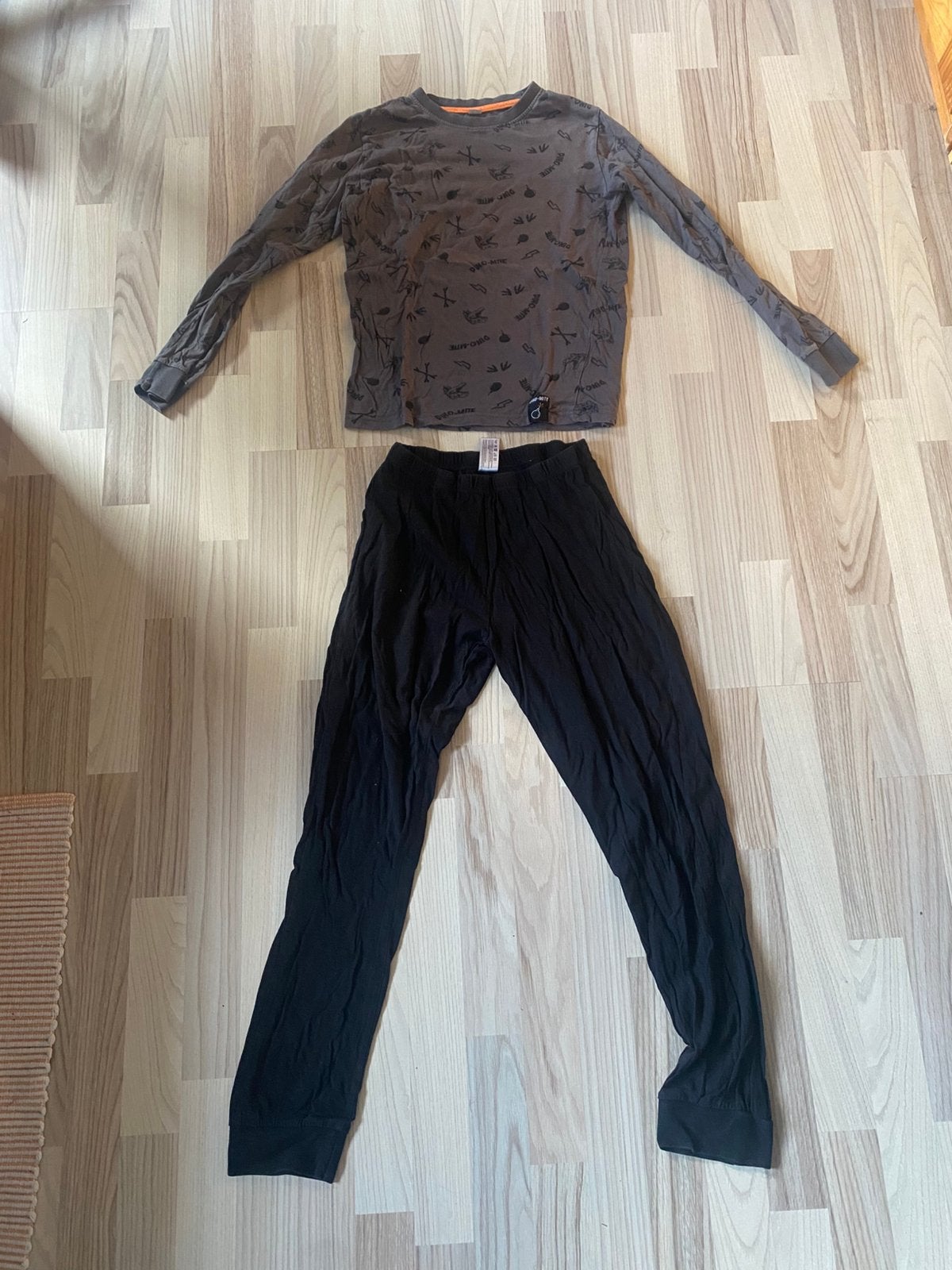Zeeman grijze en zwarte jongenspyjama 12-14 jaar, Kinderen en Baby's, Verzenden, Zo goed als nieuw, Jongen, Nacht- of Onderkleding