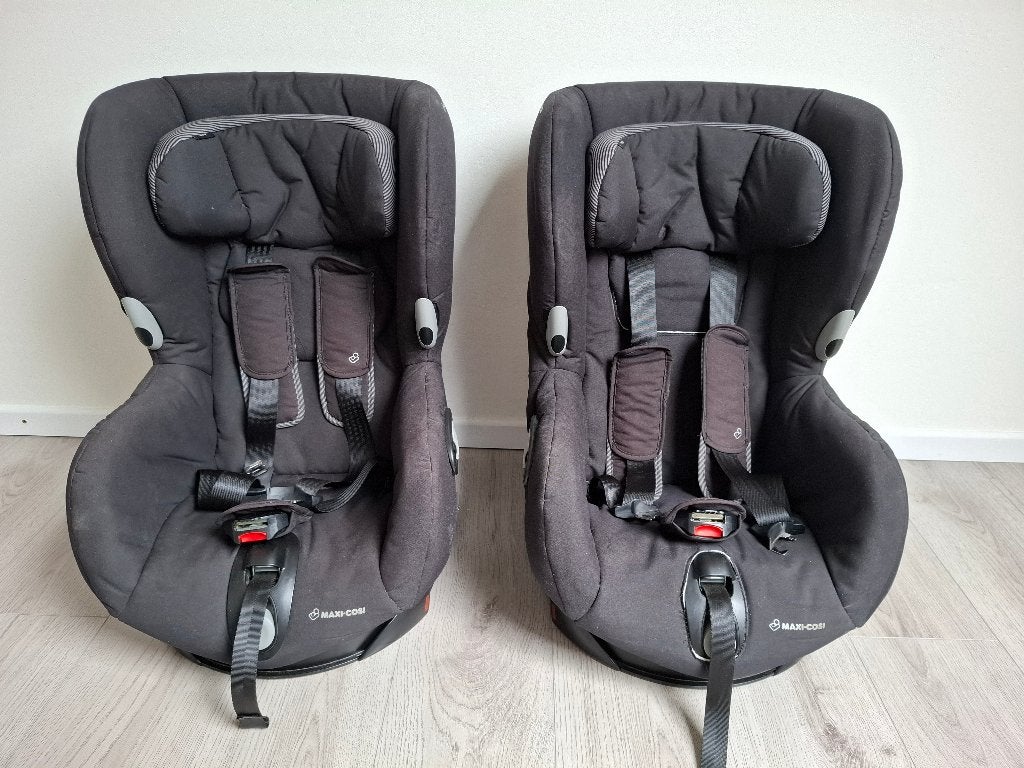 Twee autostoeltjes – Maxi-Cosi Axiss., Ceinture de sécurité, 0 à 18 kg, Enlèvement, Utilisé